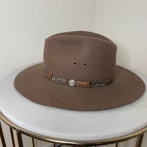 Double J Western Store Women’s Brown Cowboy Style Hat Feather Accents Size Small